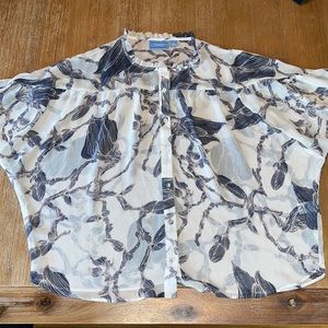 Vera wang blouse. Size S. NWOT.